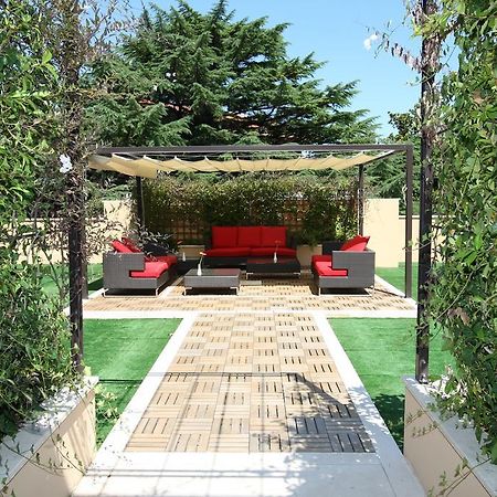 Unahotels Villa Dei Platani Foligno Exterior foto