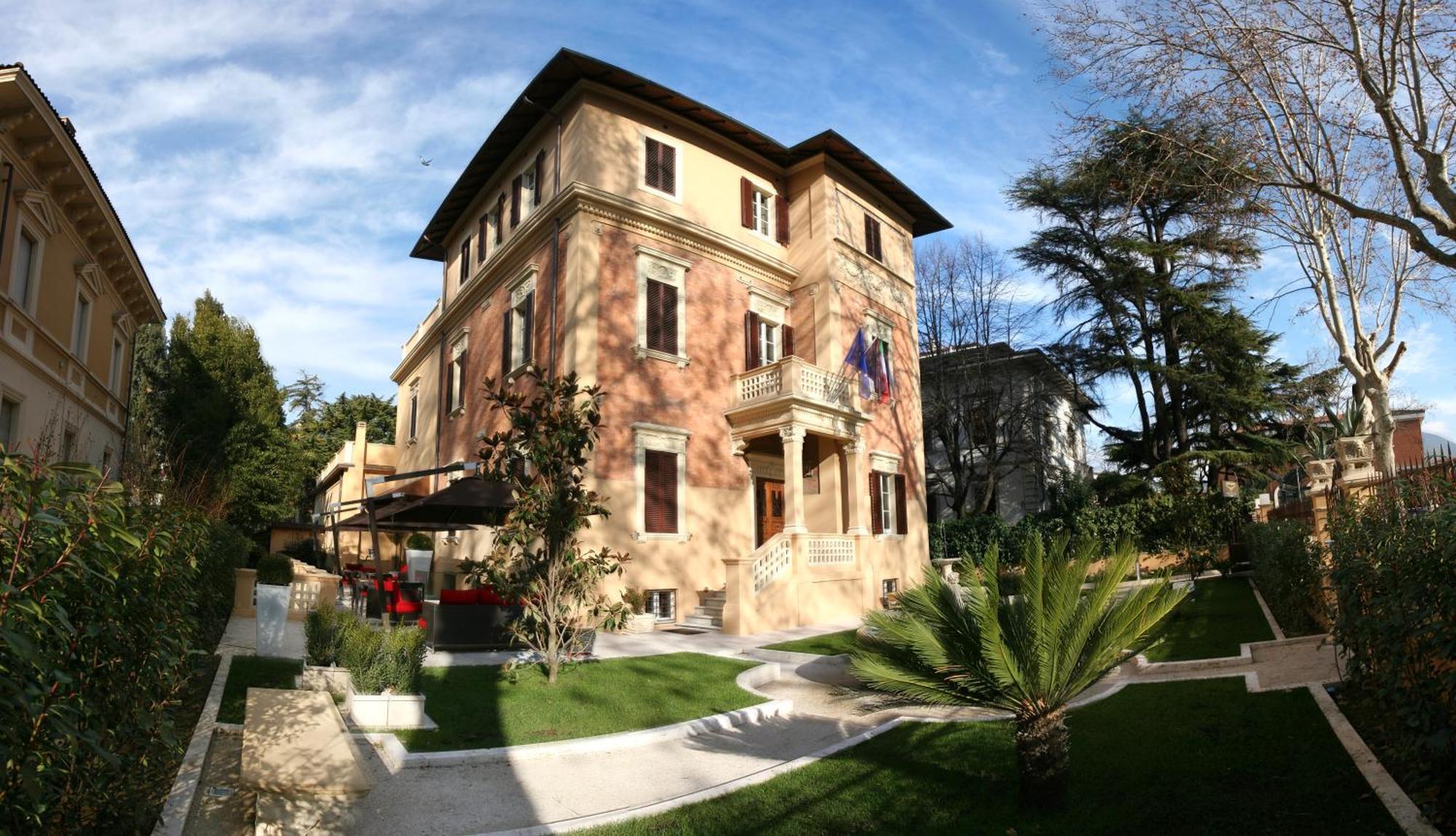 Unahotels Villa Dei Platani Foligno Exterior foto