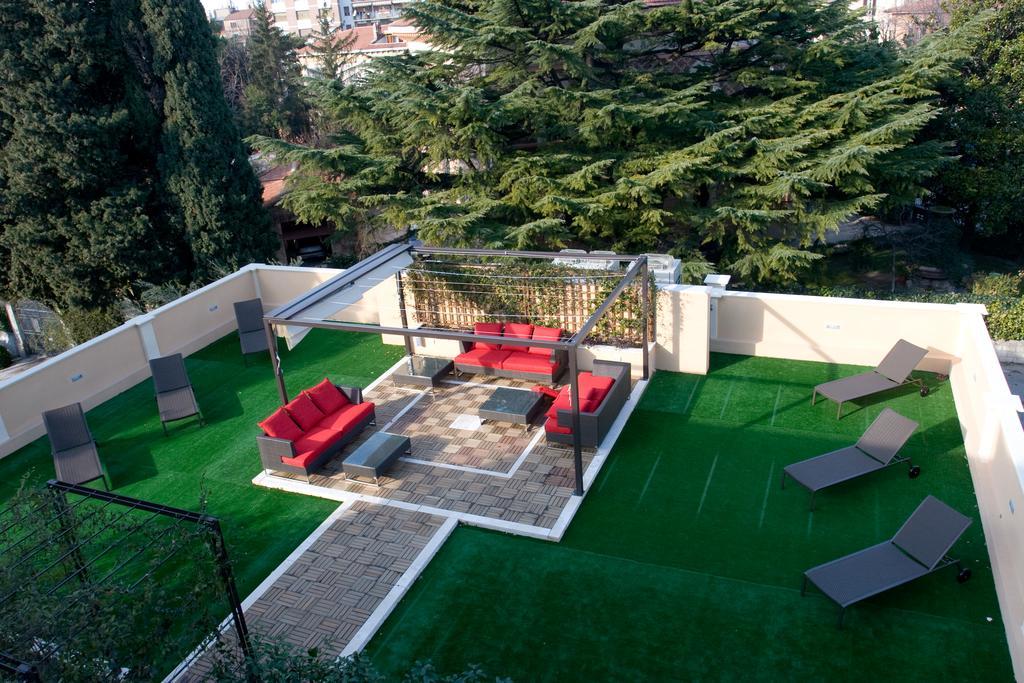 Unahotels Villa Dei Platani Foligno Exterior foto