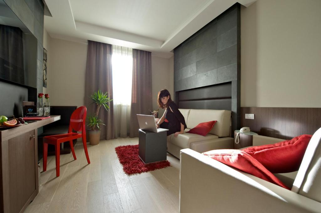 Unahotels Villa Dei Platani Foligno Quarto foto