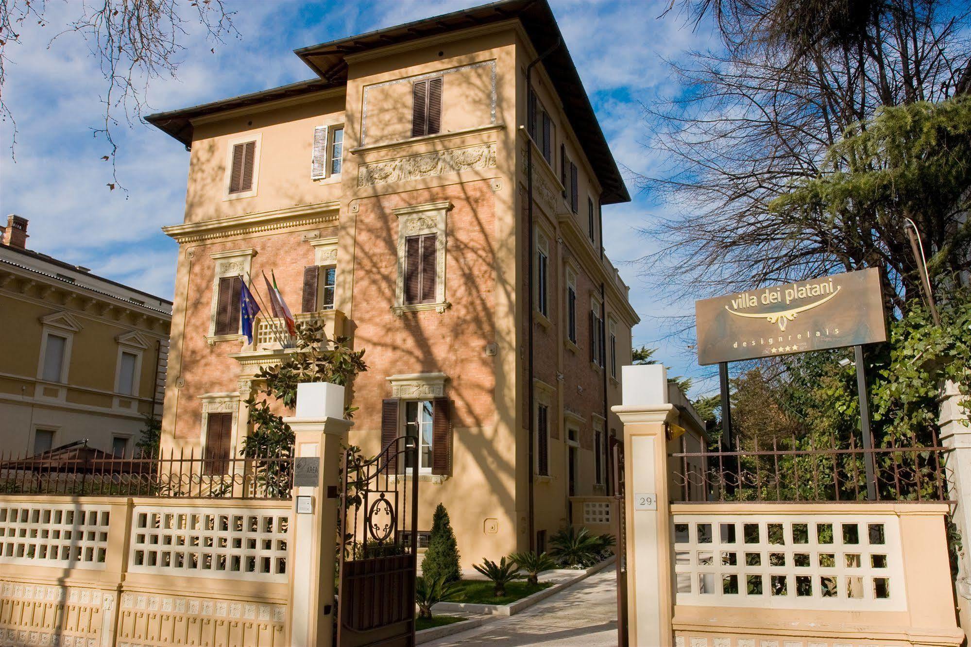 Unahotels Villa Dei Platani Foligno Exterior foto